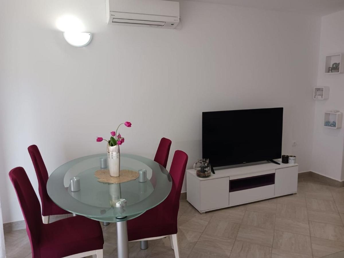 Apartments Iva & Ammm Малинска Экстерьер фото